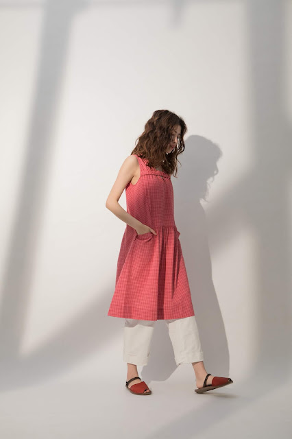 屋頂上的長餐桌背心洋裝-莓果(桃格)模特兒實穿