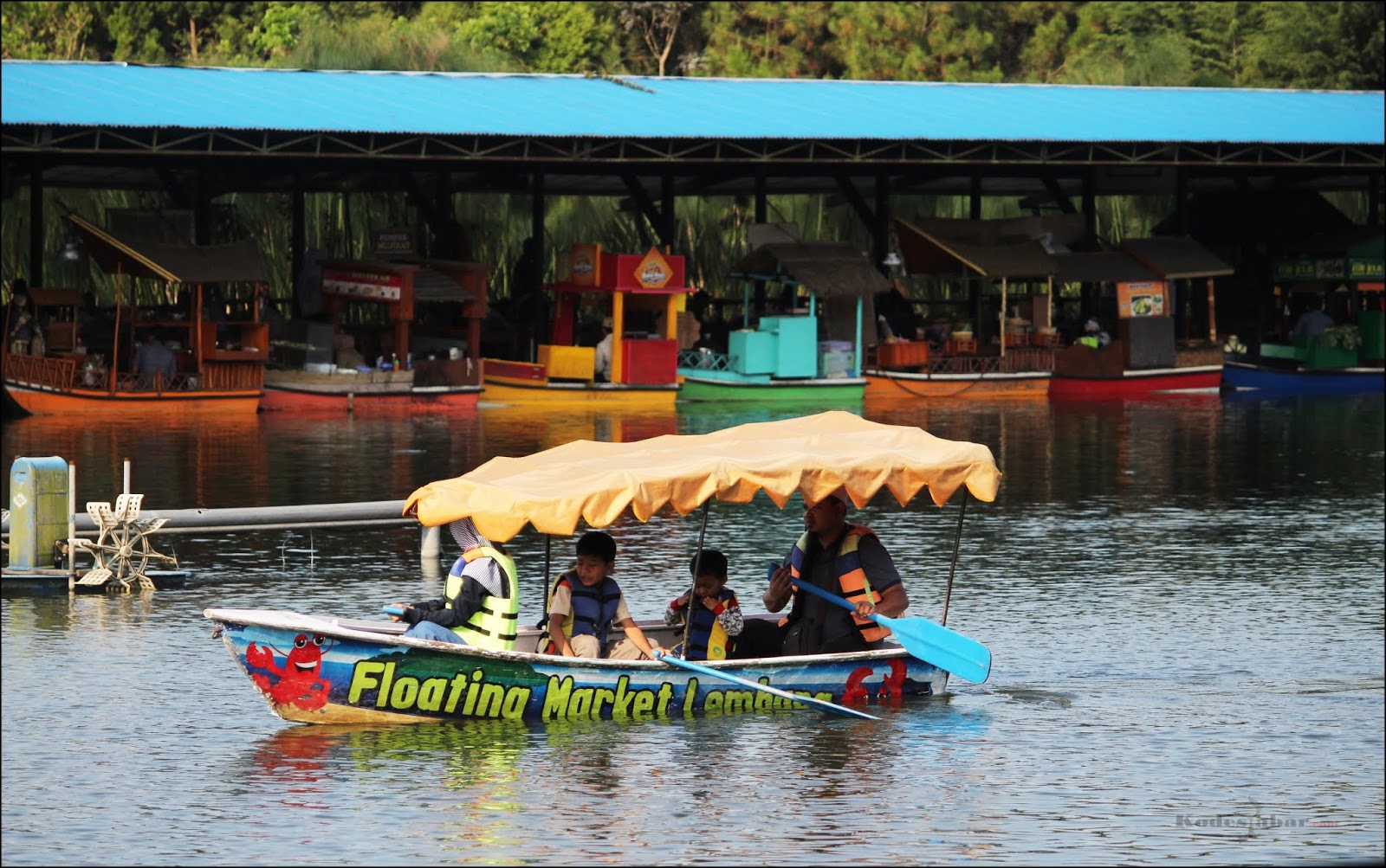 Tempat Wisata Floating Market Di Lembang Bandung