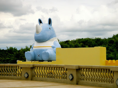 E-da Theme Park Blue Mascot Rhino 