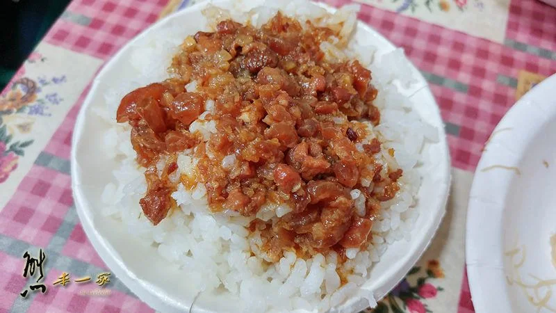 三峽忠孝街炒米粉魯肉飯|三峽公有市場對面巷子