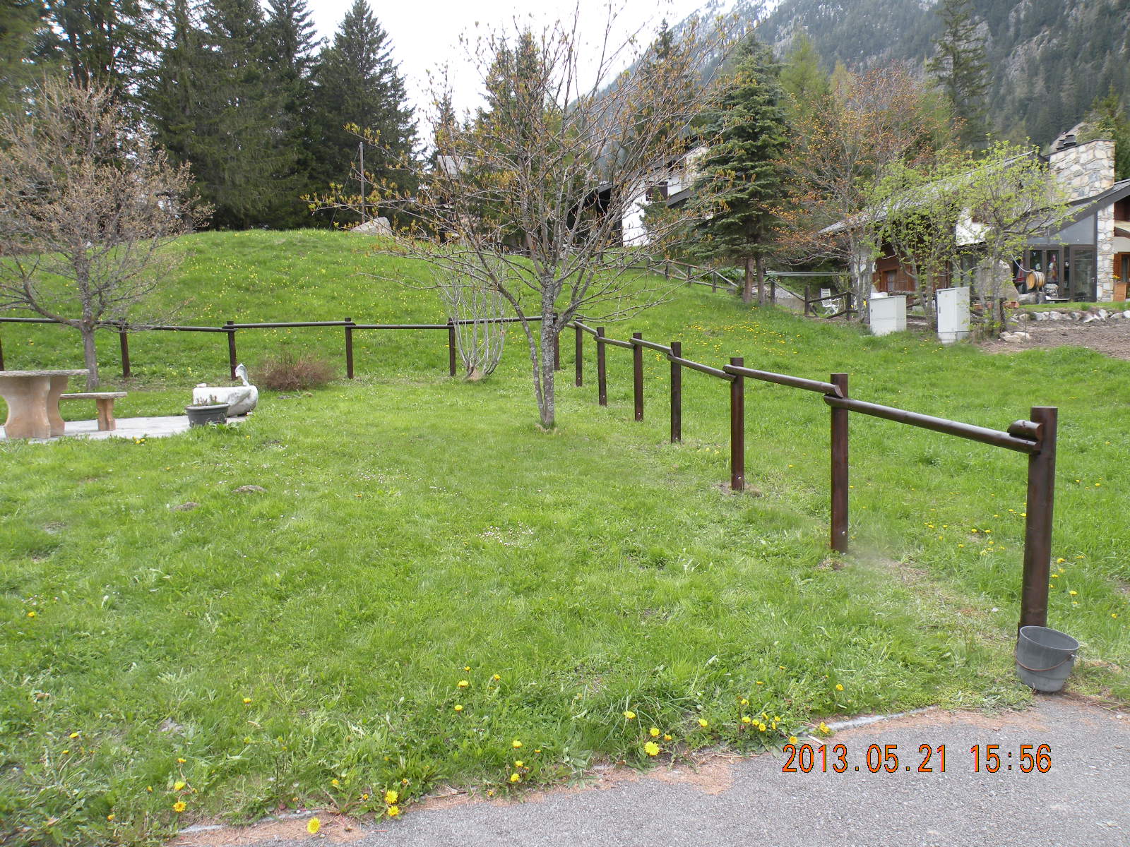 FM BOIS: Barrière de jardin bois ronds