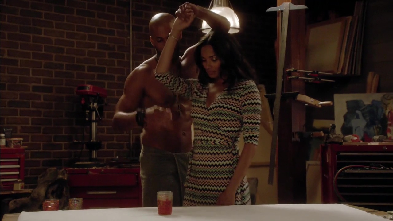 Ricky Whittle shirtless in Mistresses 2-02 "Boundaries" 