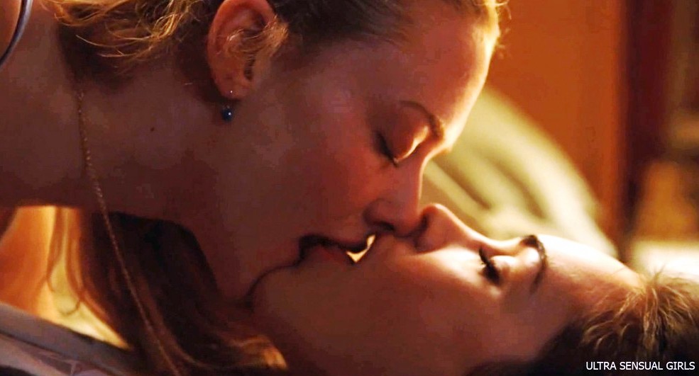 Amanda Seyfried Lesbian Kiss With Megan Fox Was Really Sexy And Admits They...