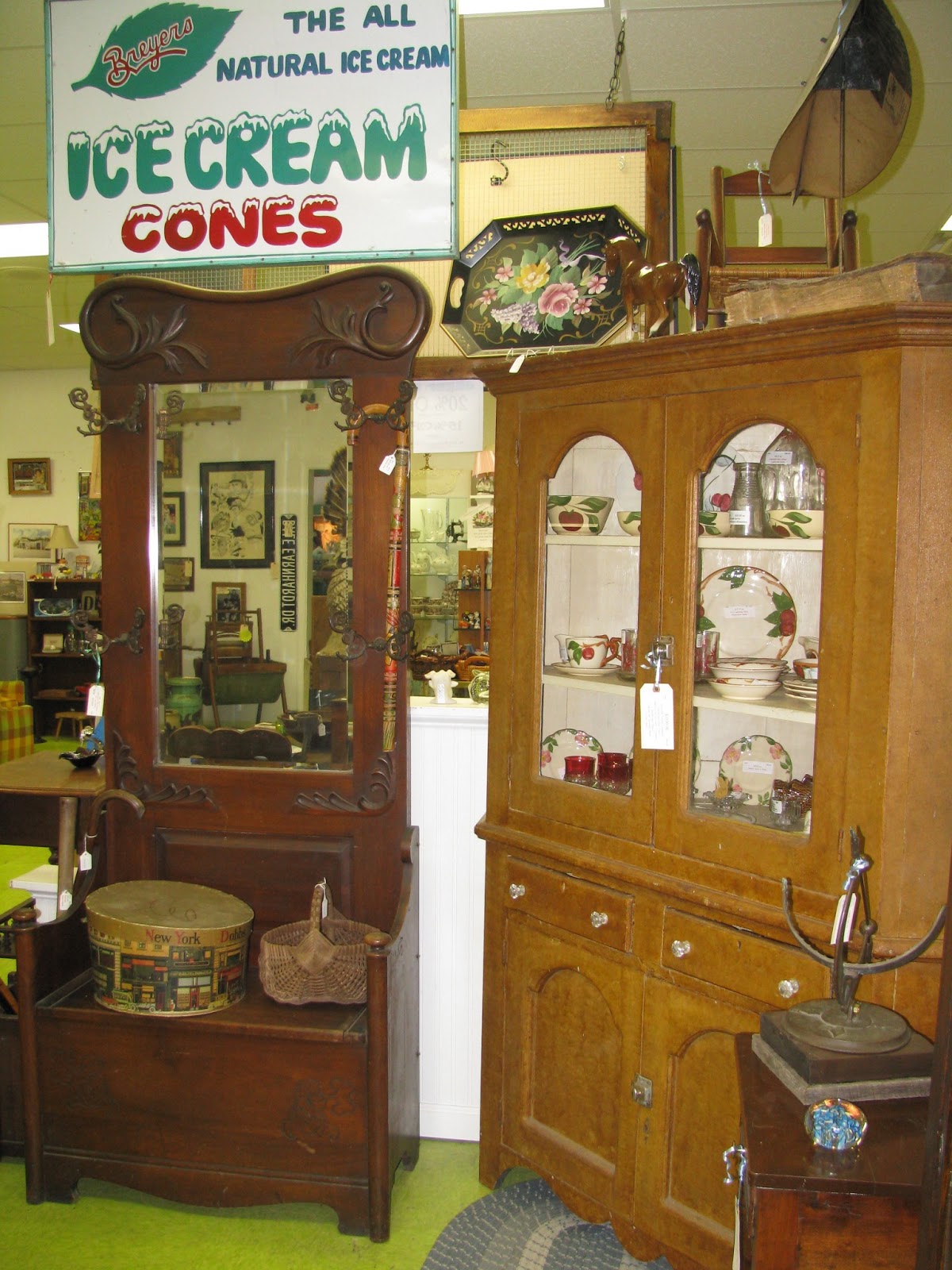 Valley Antiques And Uniques What's New