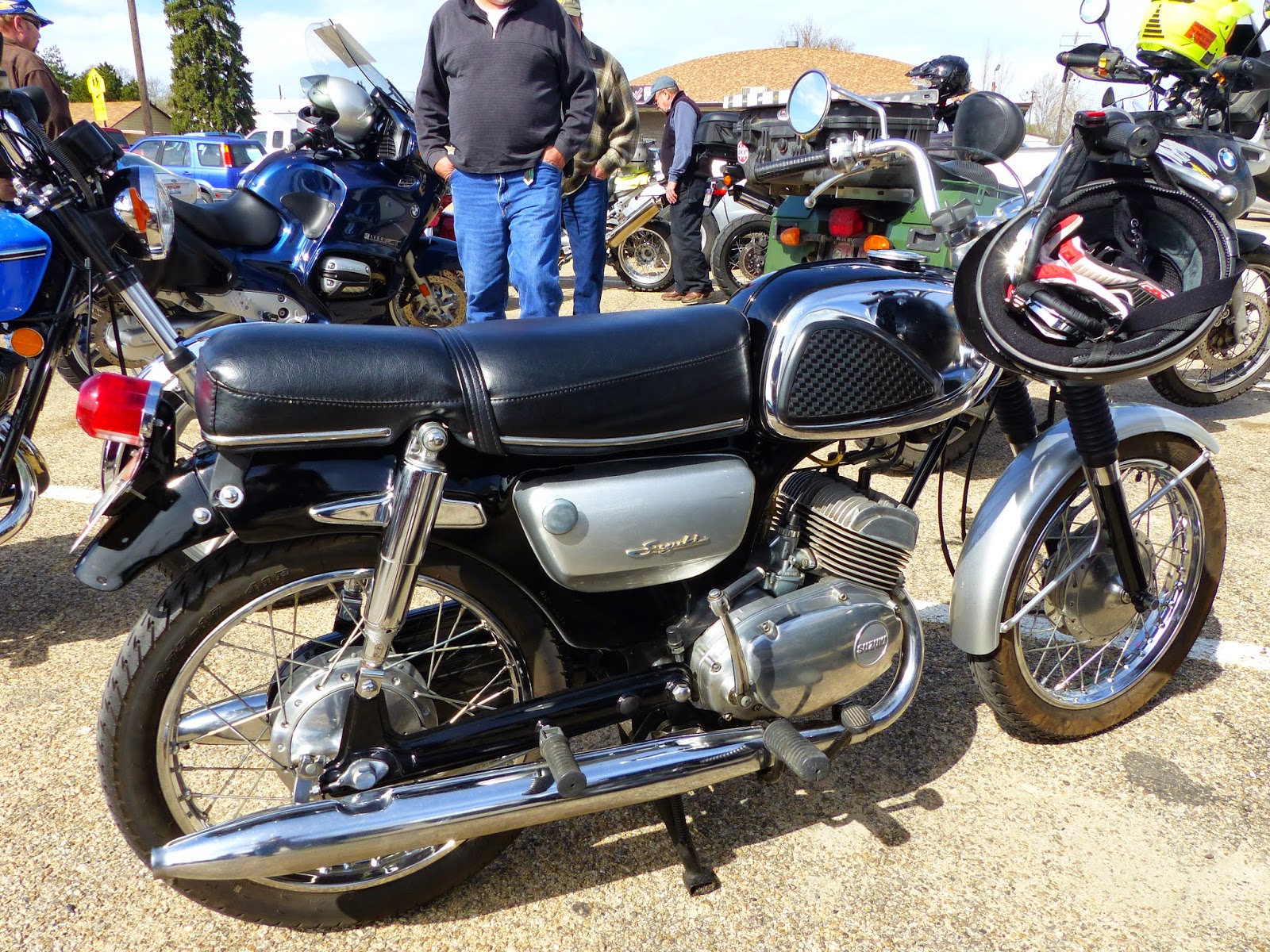 motorcycle suzuki 150