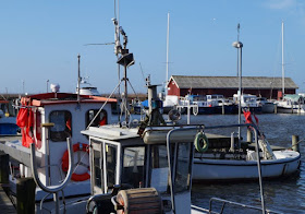 Der Hafen von Ringköbing: Malerische Fischerboote, rote Hütten und me(e)hr Dänemark Urlaub Ferien Kinder Familie Steg Yachten Faluröd Indianerlager Ulrik Plesner dänisch Ringköbing Fjord