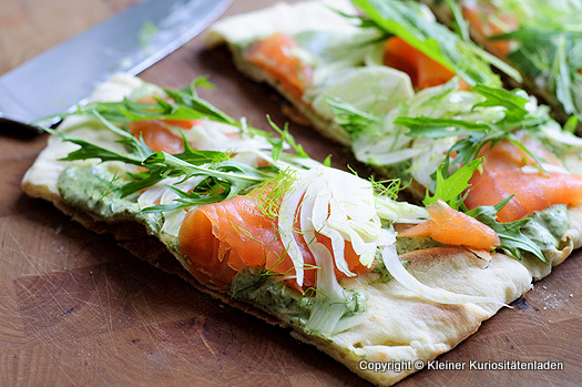 Räucherlachs-Fenchel-Pizza mit Kräuter-Mascarpone Räucherlachs-Fenchel-Pizza mit Kräuter-Mascarpone