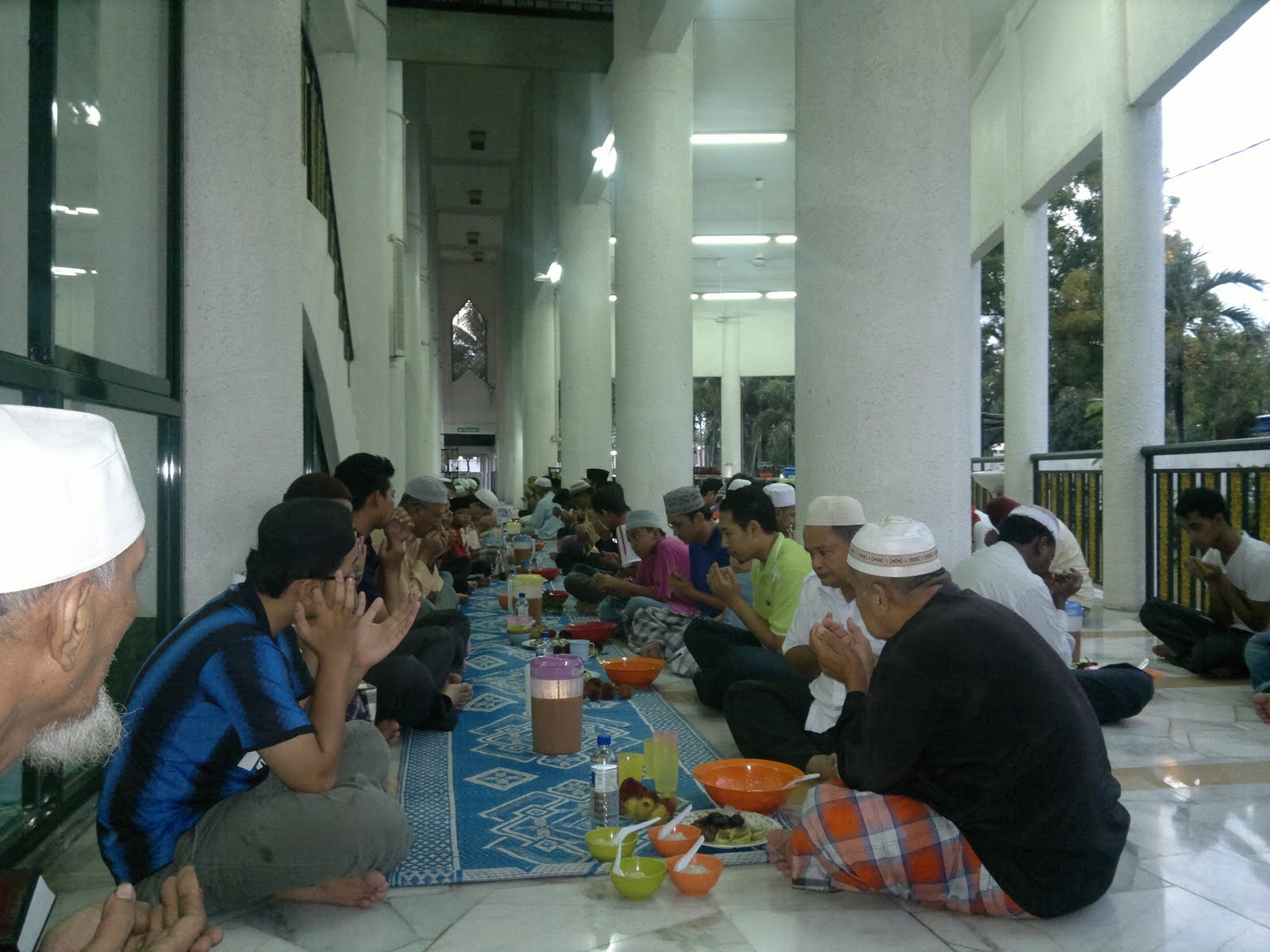 Masjid Al-Hidayah Kelana Jaya: Jom Berbuka Puasa di Masjid Al-Hidayaah