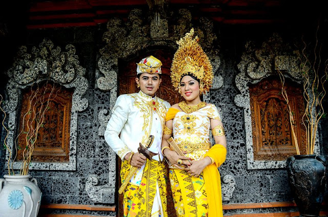 Get closer to traditional clothes throughout Indonesia