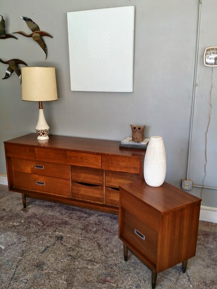 Vintage Ground Mid Century Bedroom Set
