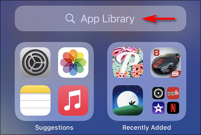 في مكتبة تطبيقات iPhone ، اضغط على شريط البحث أعلى الشاشة.