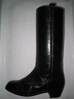 oesediez: To boldly wear gaucho boots