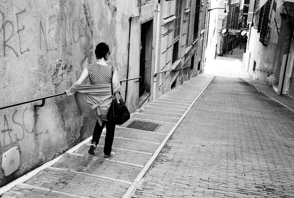 люди на улице. C-walk стиль одежды. стрит кросс. люди на улице. Pedestrian.