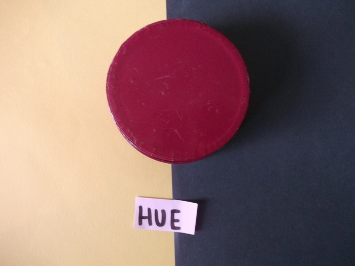 Design Practice: CONTRAST OF HUE PANTONE OBJECT EXPERIMENTS