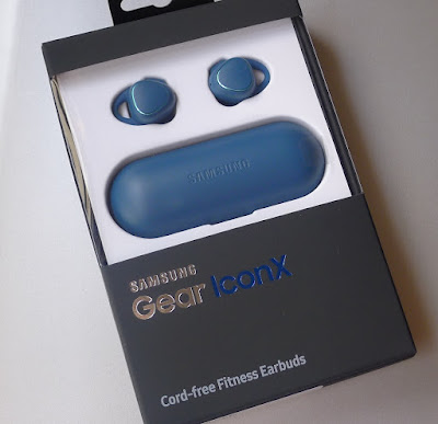 Samsung Gear IconX - Blue Packaging