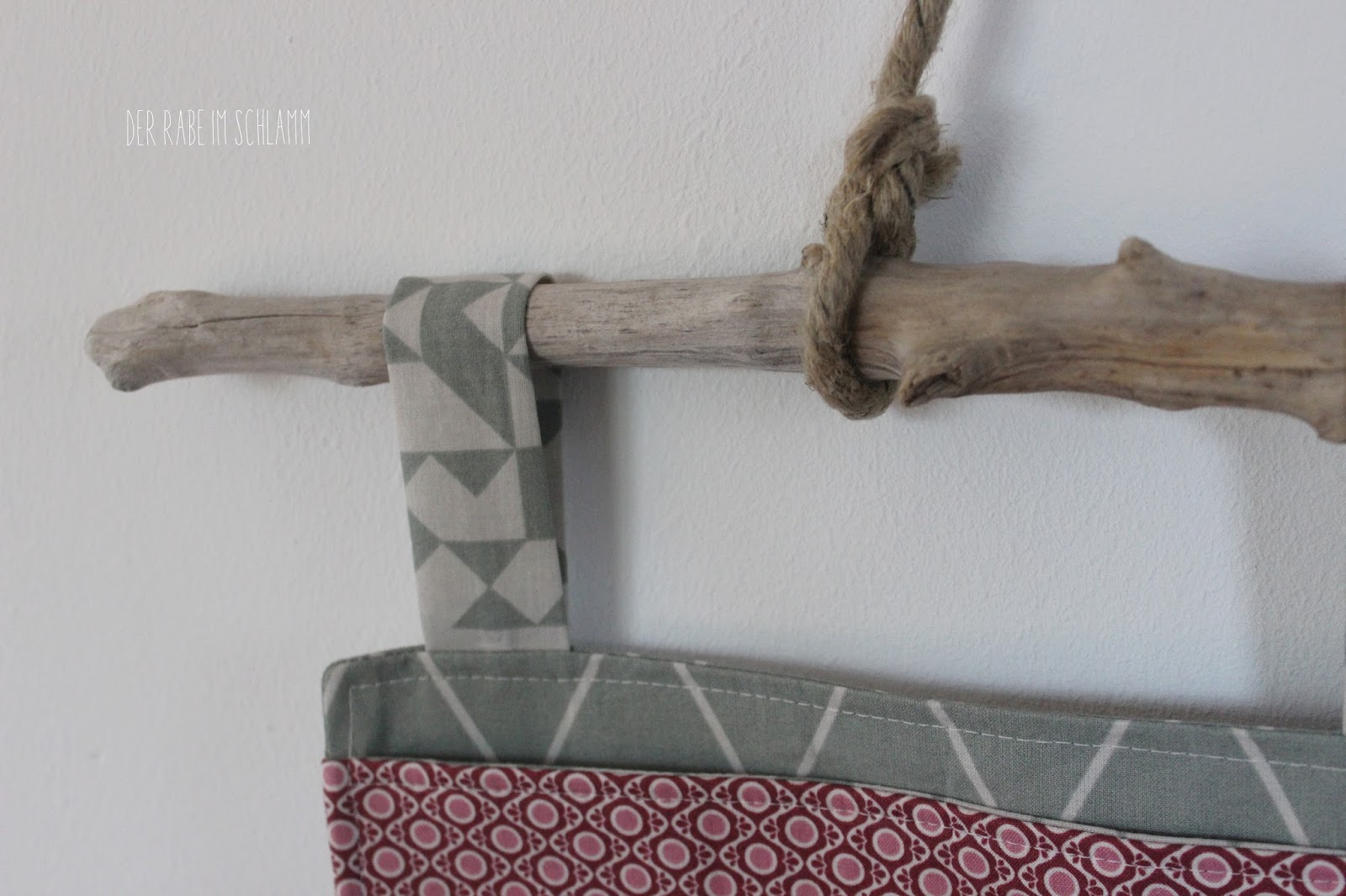 Der Rabe im Schlamm: Ein Wand-Utensilo nach dem Buch "Fantastisch