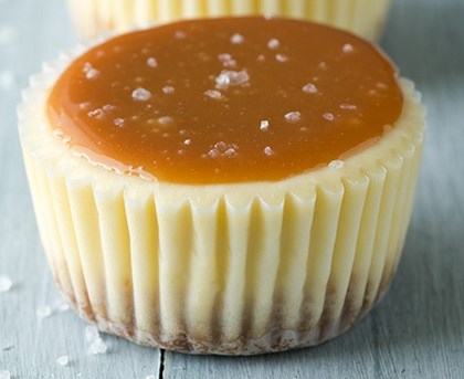 Salted Caramel Cheesecake Cupcakes #desserts #minicheesecake