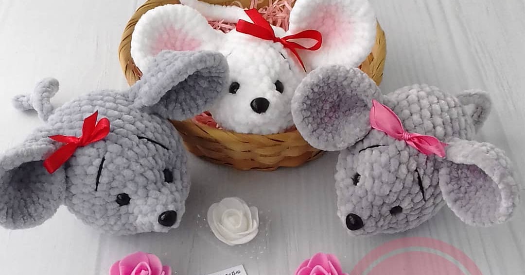 вязаная мышка крючком из плюшевой пряжи. вязаный мышонок из плюшевой пряжи. мышка амигуруми из плюшевой пряжи. игрушки из плюшевой пряжи татьяны мединцевой. вязаный мышонок из плюшевой пряжи.