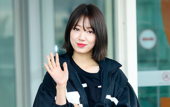 Park Shin Hye Has Been Departing To Paris Commended With More