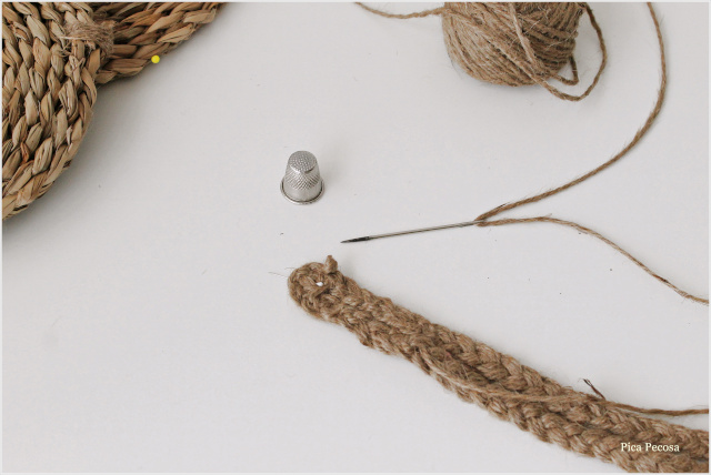 bolso-salvamanteles-cuentas-collar-borla-diy-paso-4