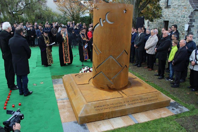Monumento en Alemania al Genocidio asirio