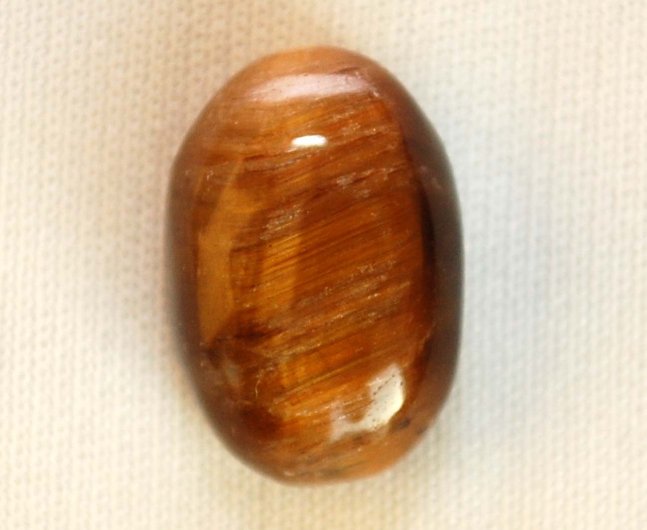 Stones Difference between tiger eye and cat's eye stone