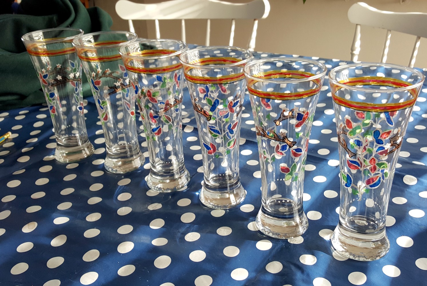 Eva's historical costuming blog Painting more glasses