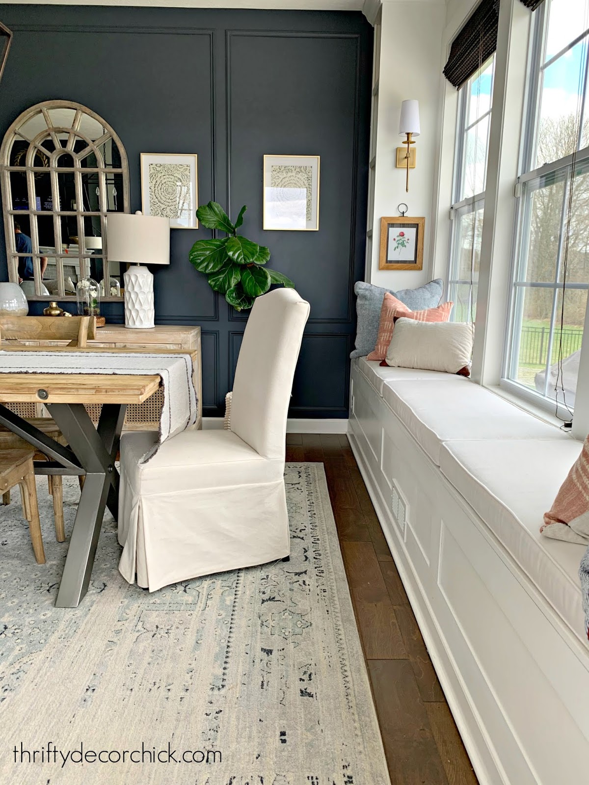 window seat with built in bookcases 