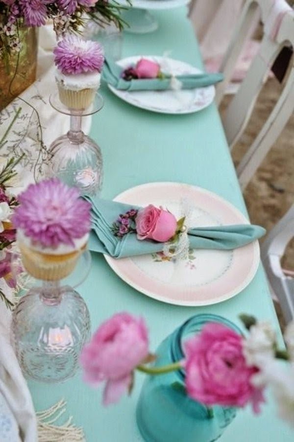 Table decoration in blue &#8211; fascinating ideas!