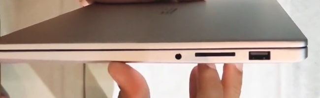 Ports on the right side of this laptop.