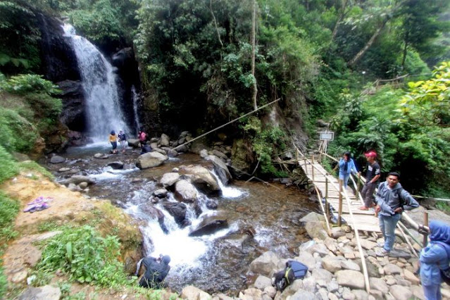 Air Terjun Cipamingkis