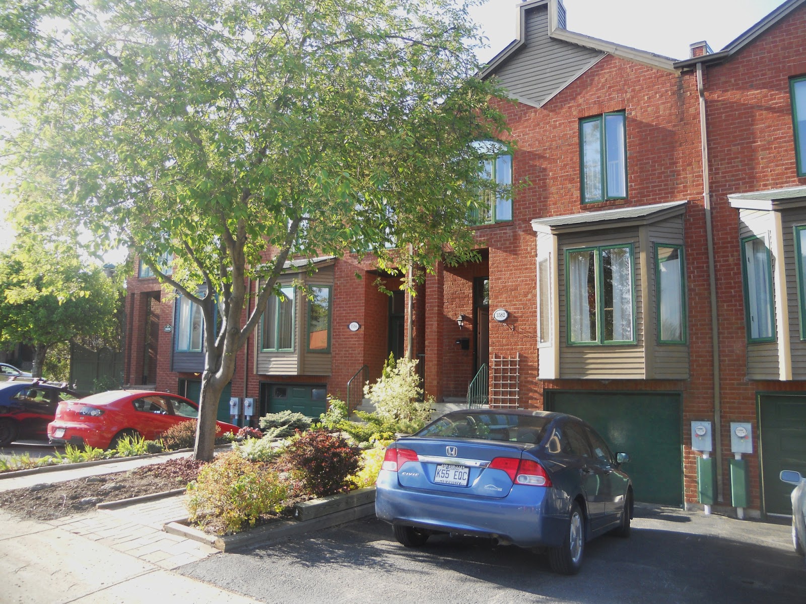 MontReal Estate 3Bedroom Cottage in Lachine's Leafy Village StLouis