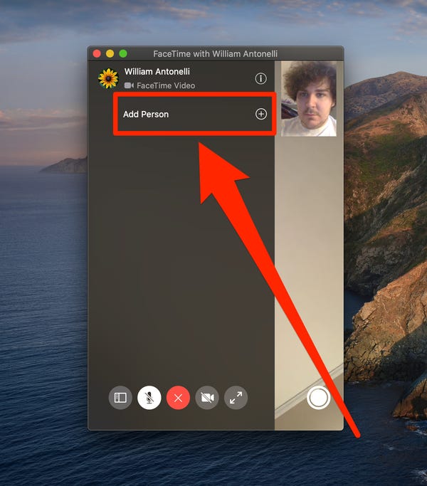 كيفية إضافة أشخاص إلى مكالمة FaceTime بدأت بالفعل على Mac