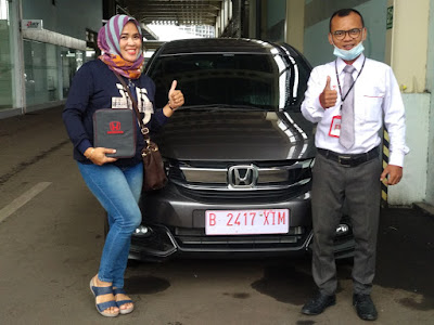 Honda Bekasi Utara , serah terima mobilio warna abu abu di dealer resmi mobil honda harapan indah bekasi