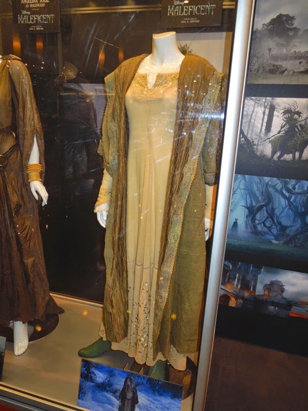 Hollywood Movie Costumes and Props: Angelina Jolie and Elle Fanning Maleficent movie costumes on