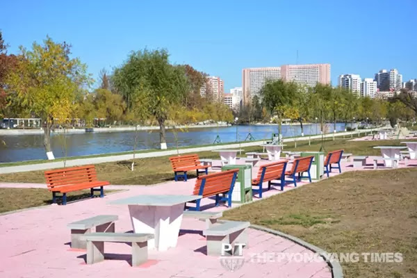 Pothong River Bank, Pyongyang City