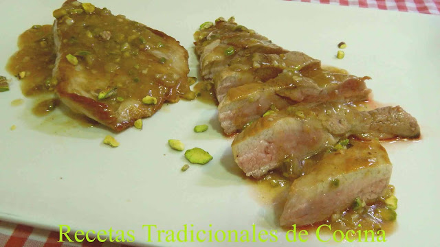 Receta de secreto Ibérico muy jugoso con salsa de pistacho