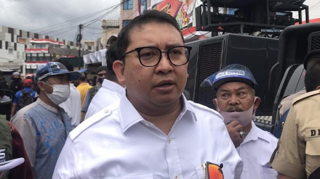 Pergantian Panglima TNI-Film G30S/PKI Dikaitkan, Fadli Zon: Gatot Usia Pensiun Pergantian Panglima TNI-Film G30S/PKI Dikaitkan, Fadli Zon: Gatot Usia Pensiun