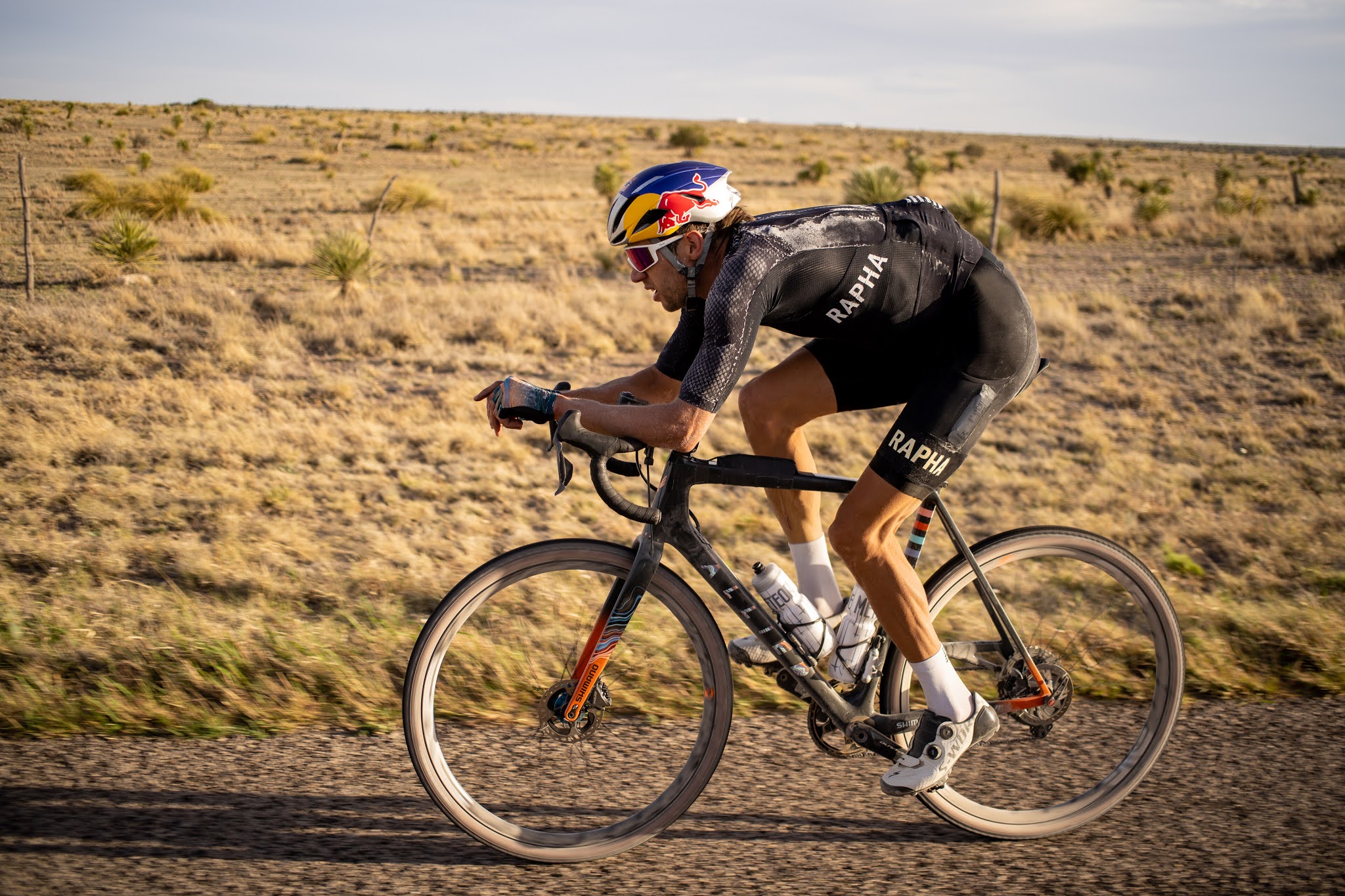 Colin Strickland aborda la temible ruta Road To Nowhere. MTBYMAS