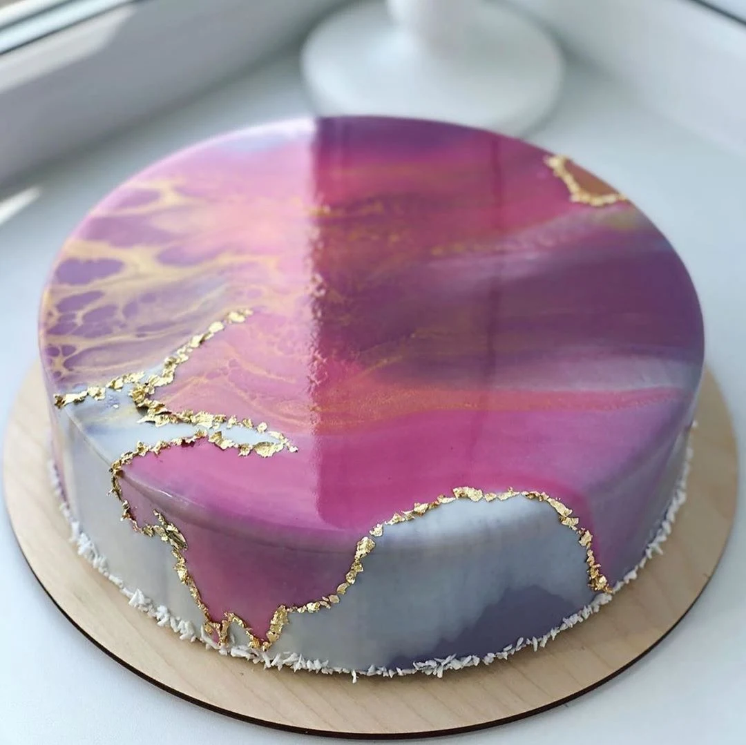 Acrylic pour cake