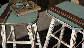cottage decor, stripes, paint stools, stain, tape, http://bec4-beyondthepicketfence.blogspot.com/2012/02/cottage-stripes.html