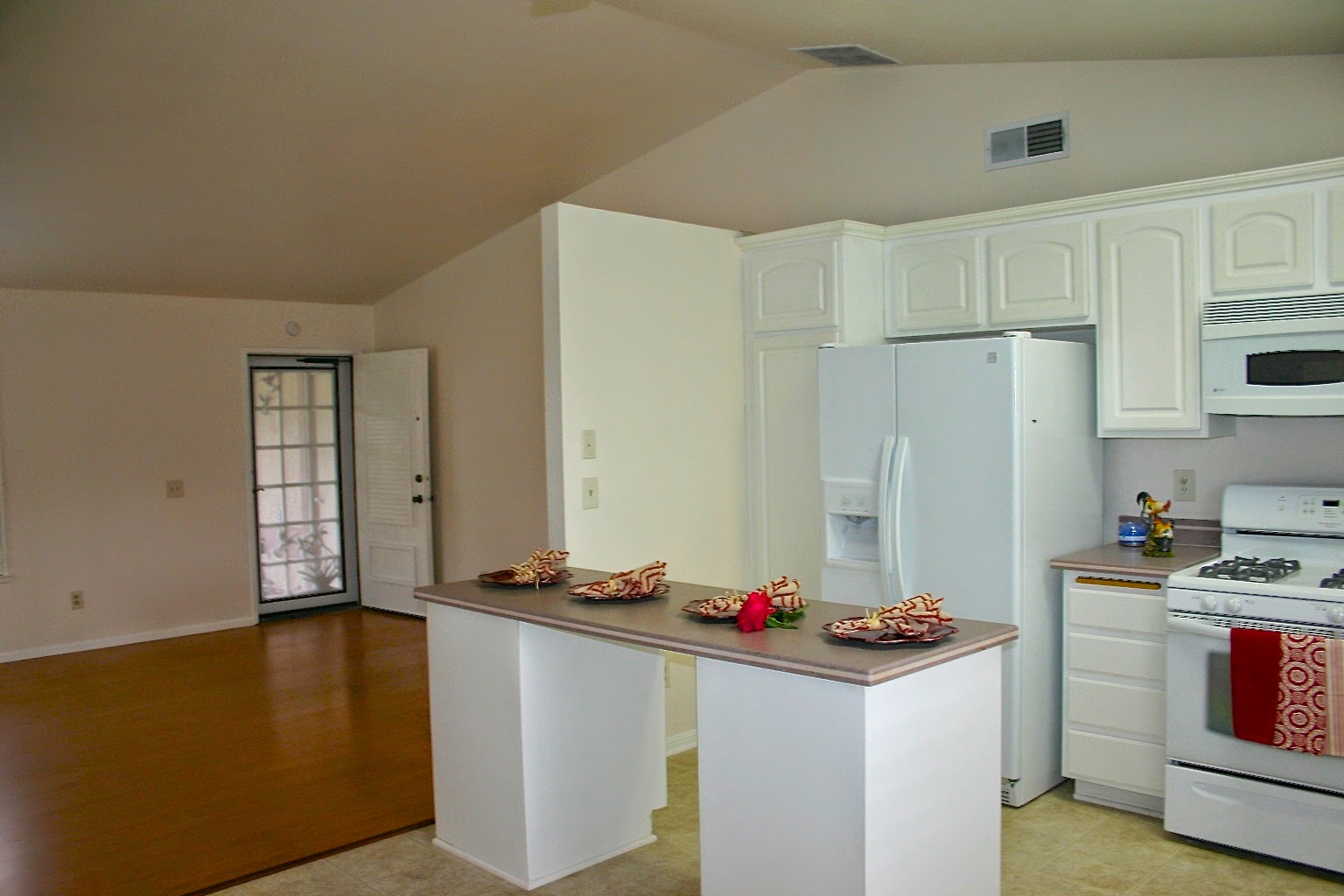 OPEN HOUSE CREEKSIDE ONTARIO CA CELINA VAZQUEZ REALTOR