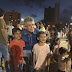 Com Gervásio, Ricardo visita Parque Parahyba e posa para fotos com crianças