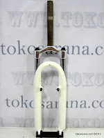 White 26 Inch Steerer 28,6mm Travel 80 Fork for Cross Country Mountain Bike