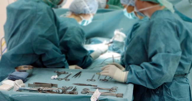 Για 26 χρόνια ζούσε με χειρουργικό εργαλείο στην κοιλιά του Για 26 χρόνια ζούσε με χειρουργικό εργαλείο στην κοιλιά του