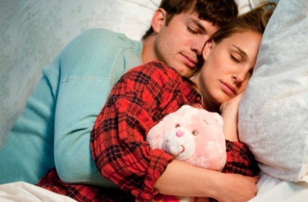 Sleep hugging can help relieve stress to love long and healthy