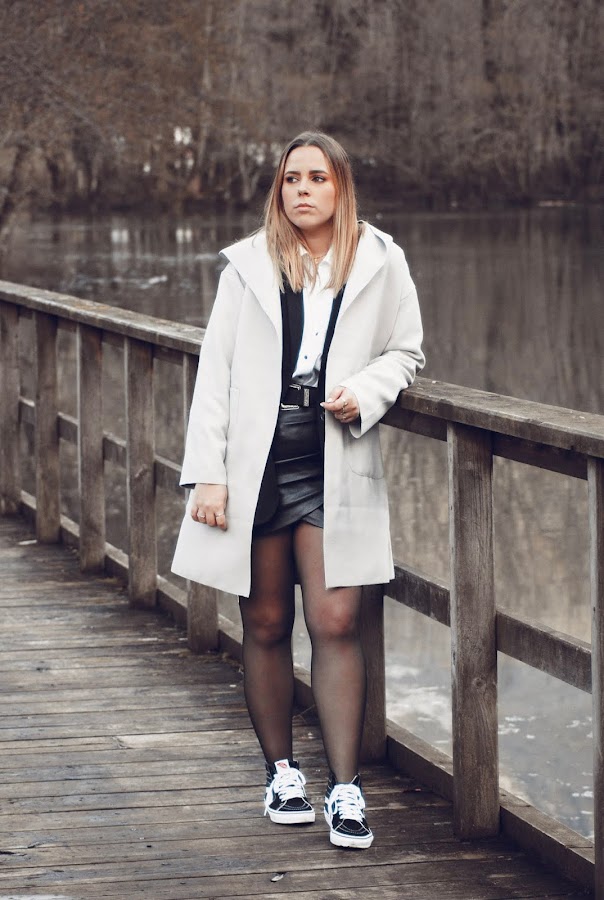 Outfit con Vans y maxi blazer