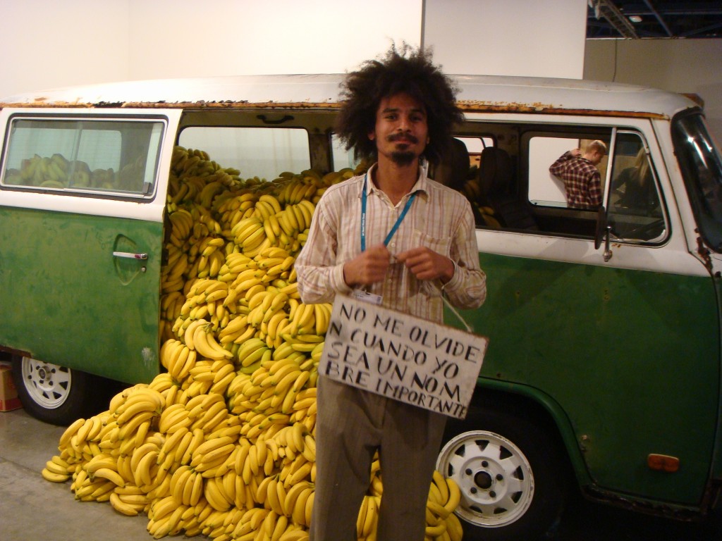 porelpiano Paulo Nazareth + VOLKSWAGEN + Banana Market