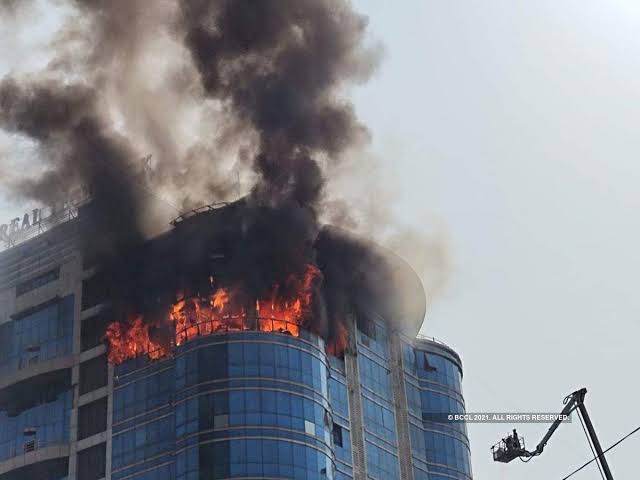 नवी मुंबईतील रियल टेक पार्क टॉवरला लागलेल्या भीषण आगीत कोणतीही जीवितहानी झाली नाही