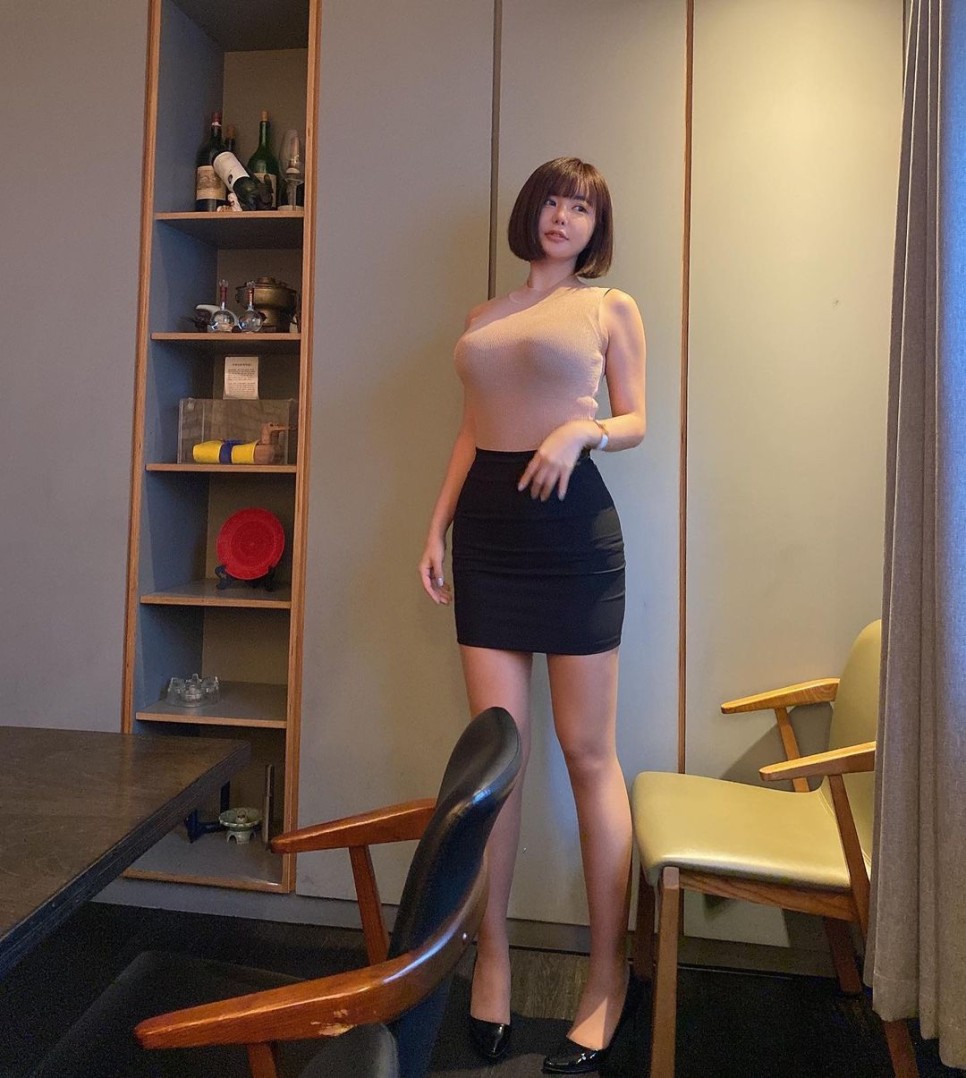 레이싱 모델 류지혜 란제리,오피스룩 몸매 근황